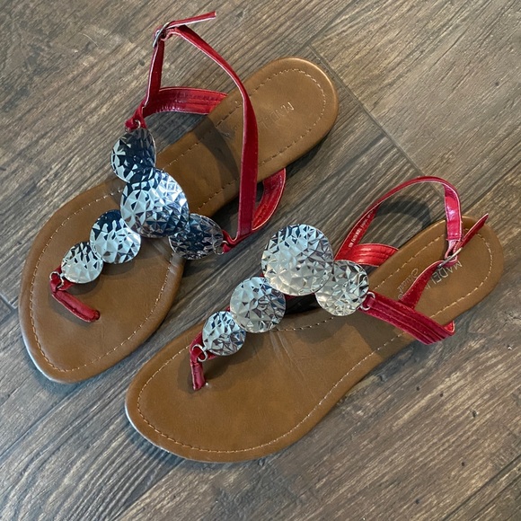 sandals - Picture 2 of 3